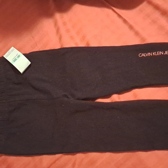 Calvin Klein 2pc Set - Picture 4 of 4